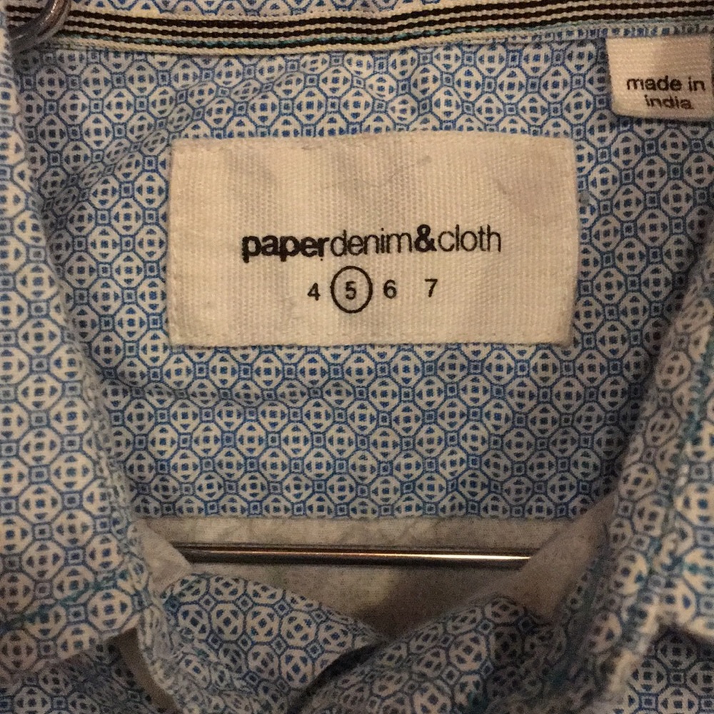 Button up - Picture 2 of 3